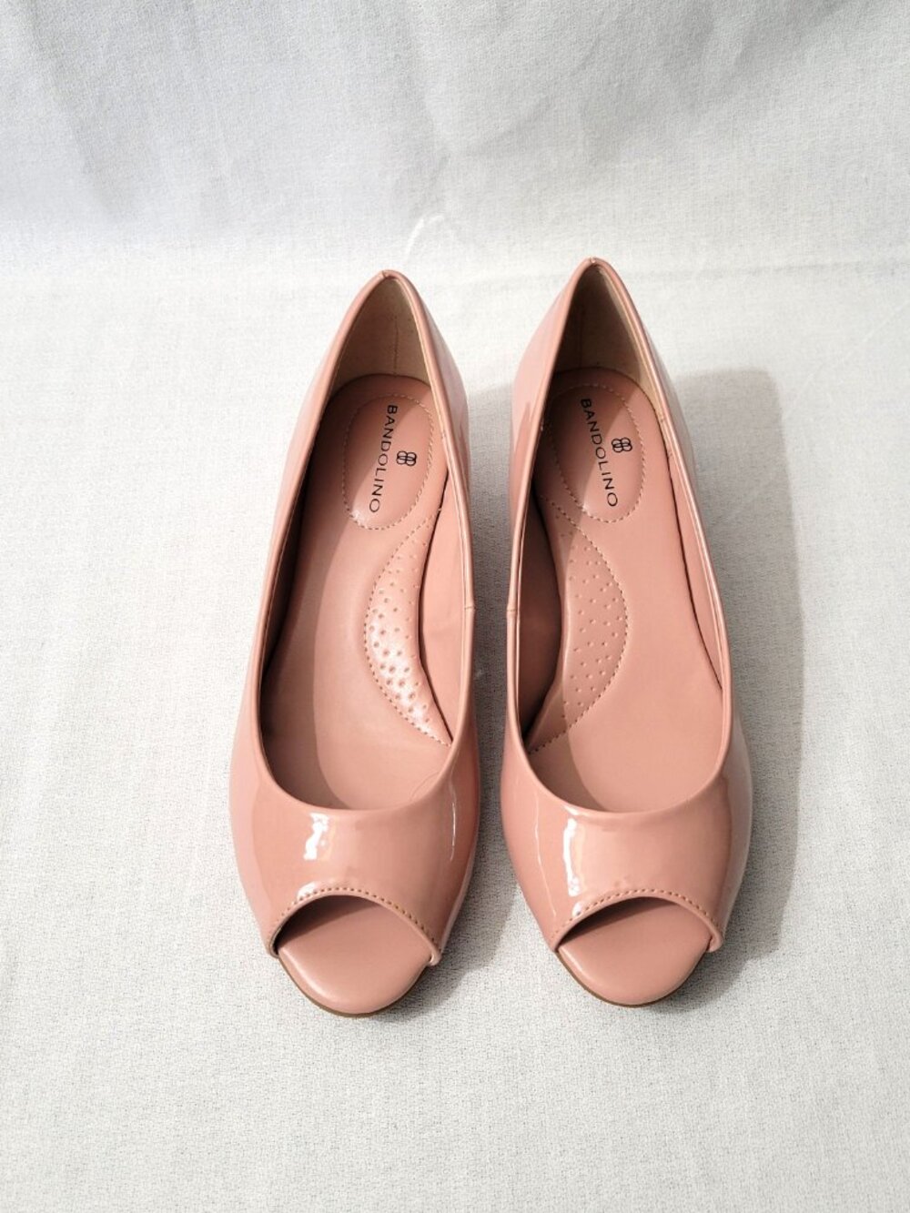 Bandolino Nude Pink Glossy Patent Peep Toe Wedge Pumps Heels Women's Size 6M